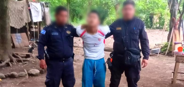 Capturan en Nahuizalco a homicida de 17 años capturan-en-nahuizalco-a-homicida-de-17-anos